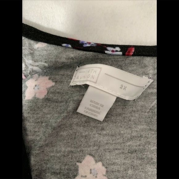 NWT 14th & Union Shirred Wrap‎ T-Shirt in Black/ Dream Day Blossom [SZ 2X ] - Picture 3 of 10